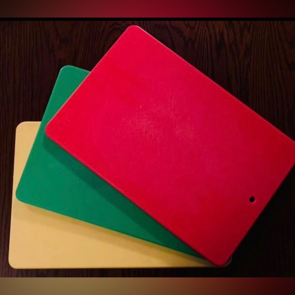 Commercial SignatureWares® Medium Density Cutting Board (12" x 18")